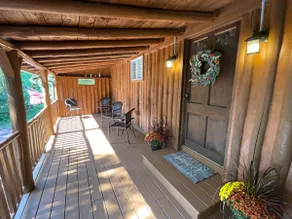 Cozy Log Cabin in Jim Thorpe - Image 3