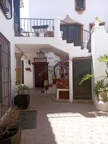 Large Family Townhouse with private pool in Benahavis Village - Image 4