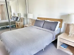 Riverside Apartment - Image 5