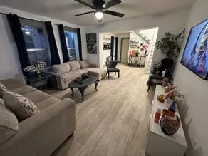 Spacious • Modern ~ DT Brunswick - Image 2