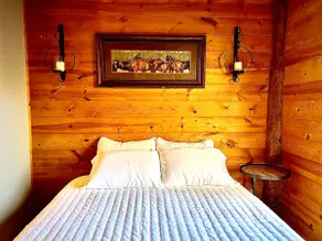 Log Cabin with Breathtaking View - Image 5