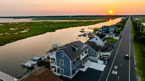 5 Bed/5 Bath-Spa-SkyDeck-Elevator-Dock-Sleeps 14. - Image 2