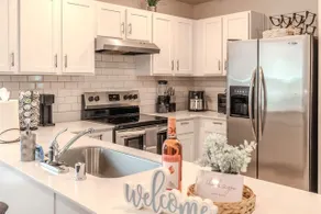 Beautiful and amazing community 3 Bedroom 2bath - Image 5