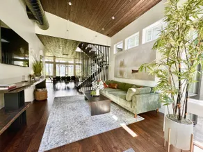 Modern Lake View Home - Image 4