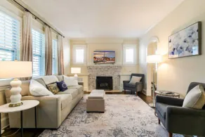 Walk to Stadium at Luxury Home Backyard & Parking - Image 2