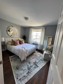 Wortley Village Apartment - Image 4