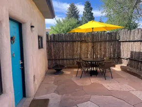 A Hip, High Desert Escape! 1 mile to Plaza with AC - Image 4