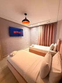 Luxury Modern Apartment City Center - Image 4