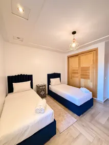 Luxury Modern Apartment City Center - Image 3
