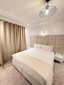 Luxury Modern Apartment City Center - Image 2