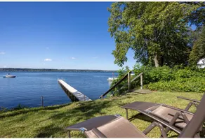Pristine Lake House w/ Guest Suite - Image 3