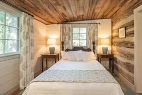 The Moonshine Cabin at Green Frog Farm - Image 4