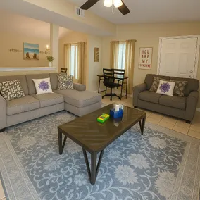•A Family Haven N' HeartofTupelo -4BedroomSleeps9- - Image 3