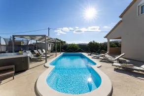 Beautiful Holiday Home "Villa Luka" - Image 3