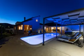 Beautiful Holiday Home "Villa Luka" - Image 2