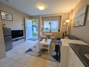 1 BR Suite, Private Entry - Close to Hwy & Transit - Image 3