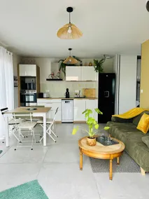 Bright cozy place with terrace • A/C & parking - Image 5