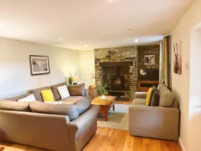 3 Bed in Holsworthy oc-beehi - Image 5