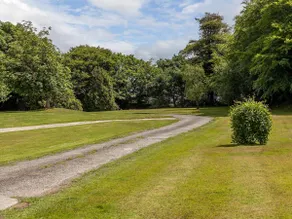 3 Bed in Holsworthy oc-beehi - Image 3