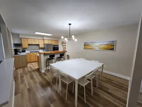 Large Private 5 beds, 3 bath - 2 mins 401 Kingston - Image 5