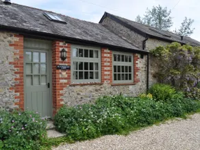 2 Bed in Axminster oc-blolo - Image 2