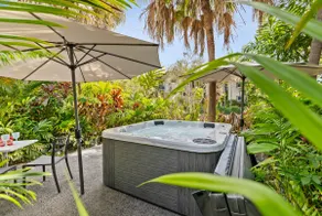 1-Bedroom Apartment 200m to Trinity Beach - Image 4