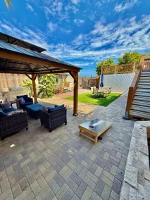 Hilltop Penthouse 2BD/2BA+Golf Cart+AC! - Image 5