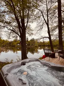 Peaceful Riverfront Cottage with Private Hot tub - Image 2
