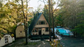 Luxury PA cabin, heated pool, hot tub, game r - Image 5