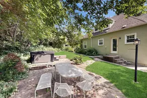 Dog-friendly downtown home with hot tub & deck - Image 3