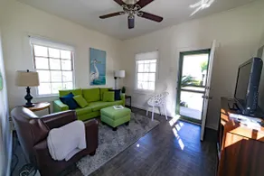 The Jesse: Cottage in Historic Downtown Pensacola - Image 3