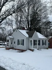 Pet Friendly, in-town, Sleeps 6, gso/w-s/hp - Image 2