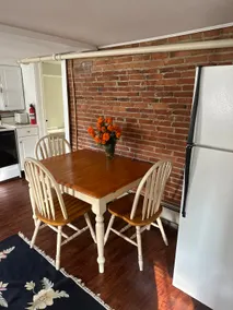 Studio Apt with Full Kitchen - Image 4