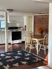 Studio Apt with Full Kitchen - Image 3