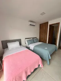 Beautiful 8-Guest Home in Manta with Pool & Garage - Image 5