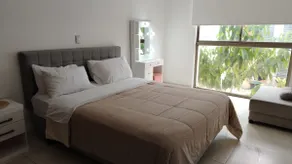 Beautiful 8-Guest Home in Manta with Pool & Garage - Image 3