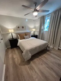 2 bed/1 bath recently updated unit with garage! - Image 4