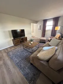 2 bed/1 bath recently updated unit with garage! - Image 3