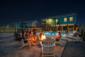 Gorgeous Home with Huge Private Pool and Game Room - Image 4