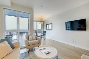 Serene and Calming Downtown Suite - Image 2