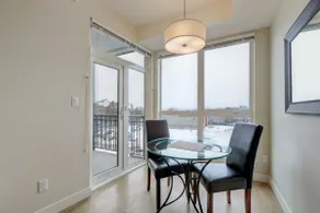 Serene and Calming Downtown Suite - Image 5