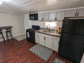 Historic Little Italy Garden Apartment - Image 3