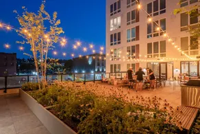 Walk 2 Riverfront Park&Conv Cntr-Free Garage Prkng - Image 2