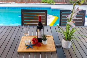 Luxury 5 BDRM Home - Stunning Pool - Huge Backyard - Image 2