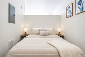 Seattle Modern and Stylish Penthouse Apartment (Wifi, Pet Friendly, Rooftop) - Image 5