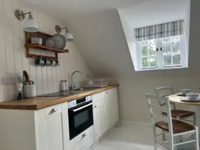 Stunning period annexe close to town centre - Image 5