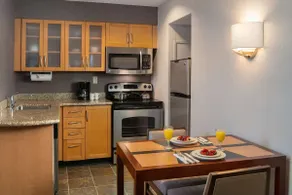 Relax in Brentwood in a Suite & Visit Nashville! - Image 3