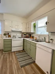 King Bed | Pet Friendly Watts Bar No Chore Stay - Image 4