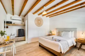 Daydream Studio | Beachside+Pool+Parking - Image 3