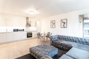 2 Bedroom Luxury Apartment in Barking - Image 2